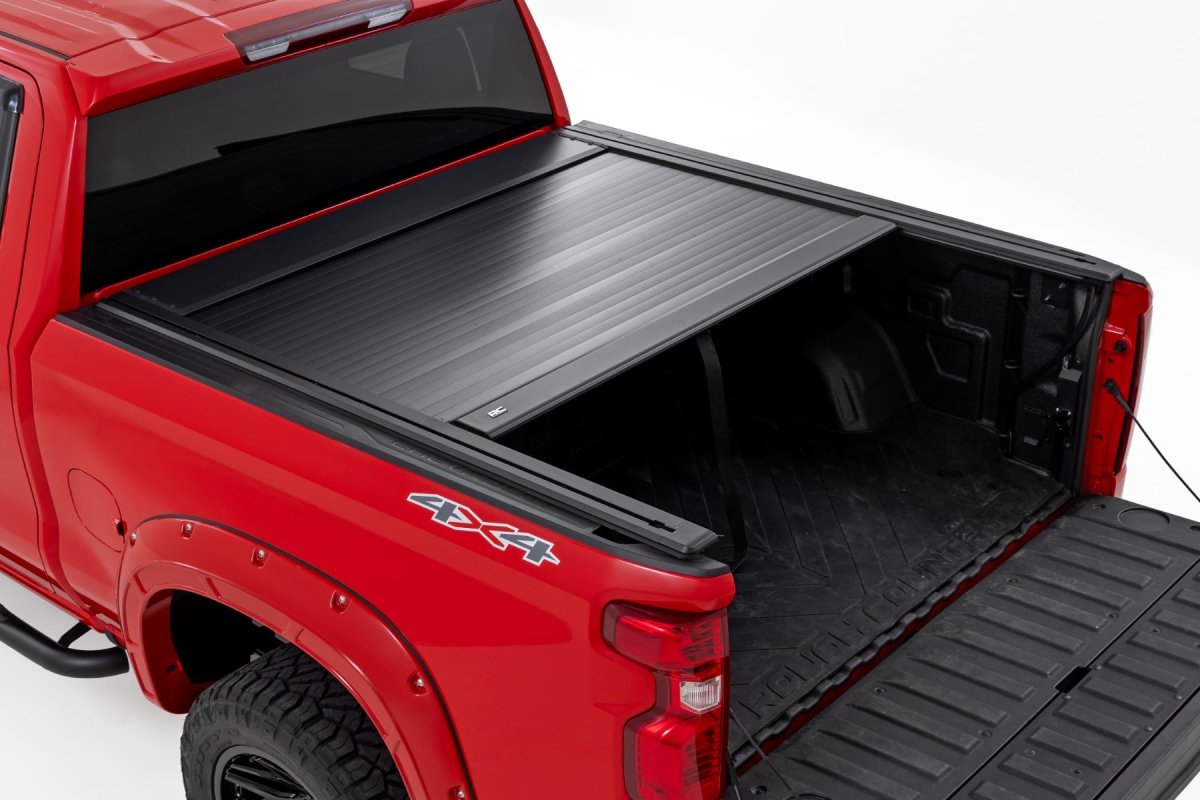 Chevrolet Silverado 1500 Manual Retractable Bed Cover - Rough Country - Matte Black - '19-'26